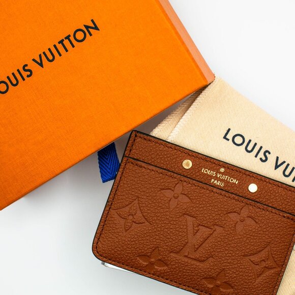Giveaway Winner: @filomenad – Louis Vuitton Card Holder - Picture 3 of 4